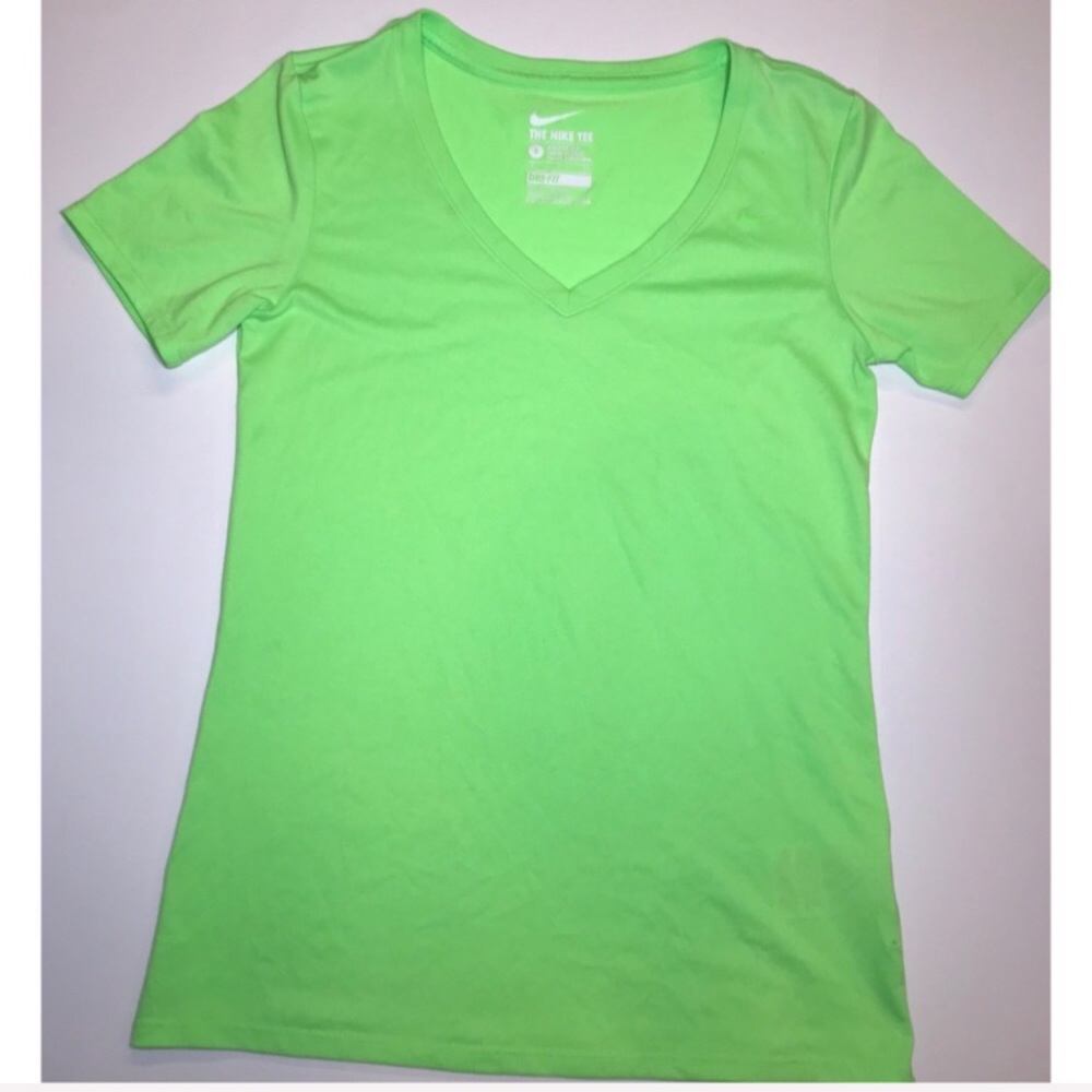 💕Green Nike Dri Fit Shirt, Small 💕